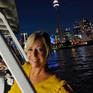 Meet your Posher, Dana